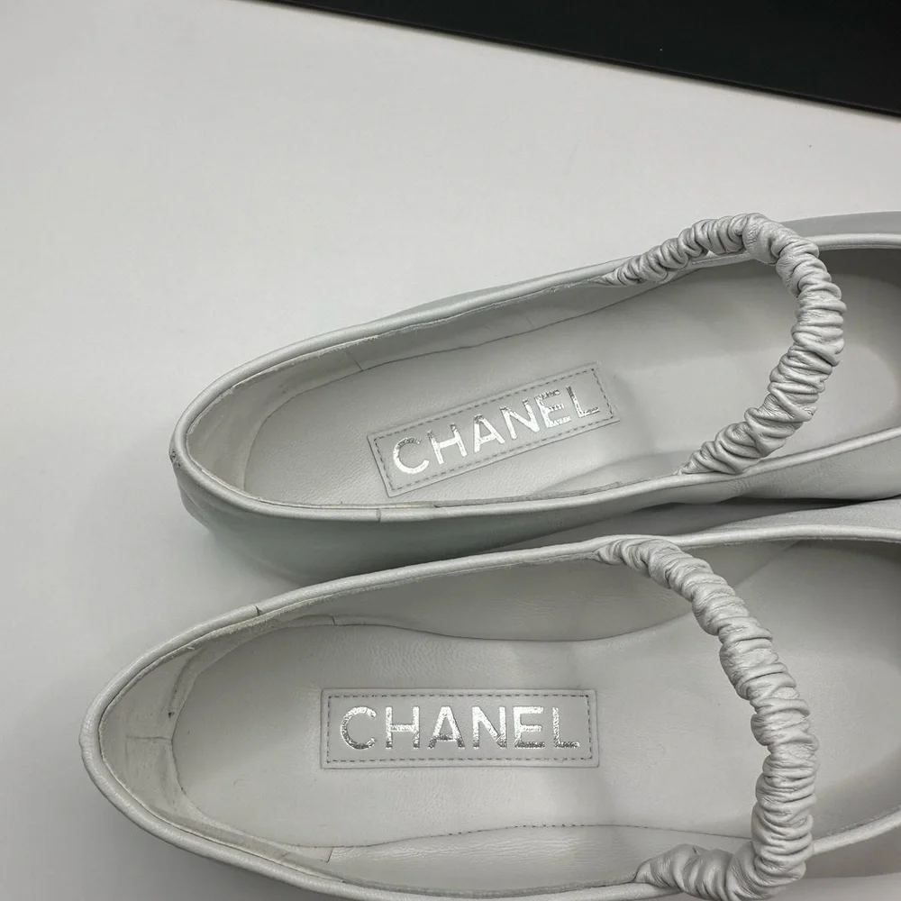 Chanel White and Black Ballet Flats - Picture 5 of 10